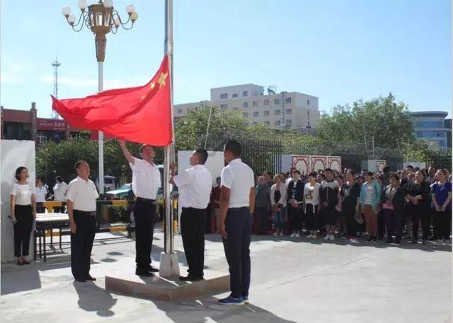 女宝宝名字 姓黄 佳萱 佳歆 佳悦哪个好听？游戏画面